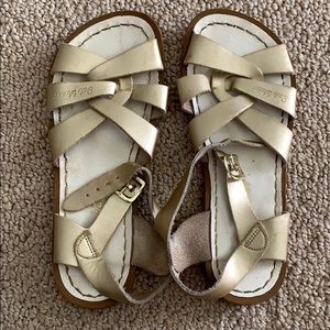 Saltwater sandals girls size 2